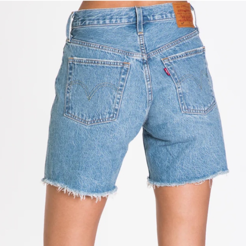 Like-New- Levi's Premium 501 Mid Thigh Jean Denim Shorts (26)